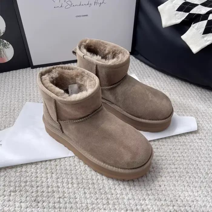 Bottes de neige classiques à semelles épaisses pour femme, bottes courtes chaudes en fourrure de mou