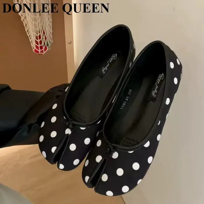 Chaussures plates élégantes de style coréen pour femmes, chaussures à bout fendu, chaussures de ball