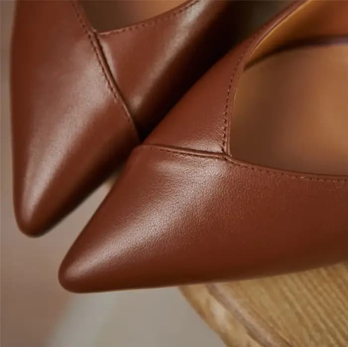 Escarpins en cuir de vachette pour femme, collection Printemps 2026, à bout pointu, talons aiguilles
