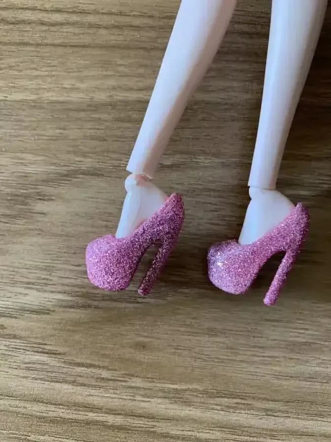 Chaussures à talons hauts de bonne qualité, chaussures de yoga faites pour bouger, gros pied, poupée