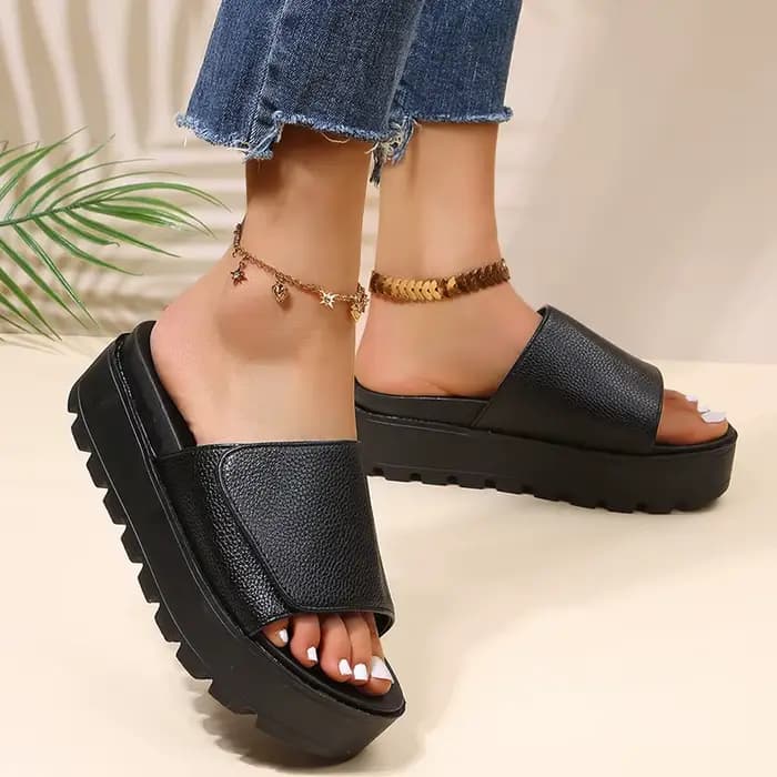 Soldes Exceptionnelles de la Saison : Nouvelles Sandales Compensées à Enfiler pour Femme avec Fermet
