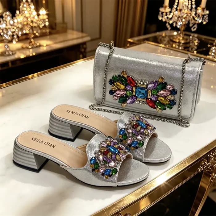 Mules bleu ciel métallisé 2026 avec strass et sac bandoulière assorti - Sandales à talon carré pour 