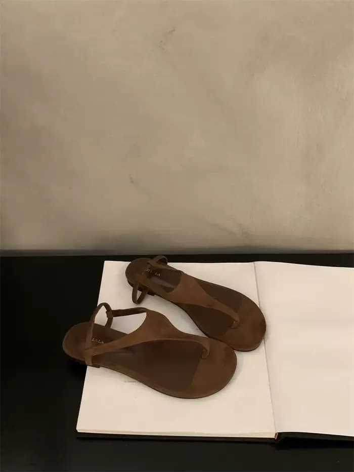 Sandales à pied clip à semelles plates, vêtements d'extérieur d'été pour femmes, sandales à bout cli