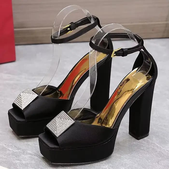 Rivets strass talons plate-forme luxe talon sandales solide bout carré Satin femmes été cheville cha