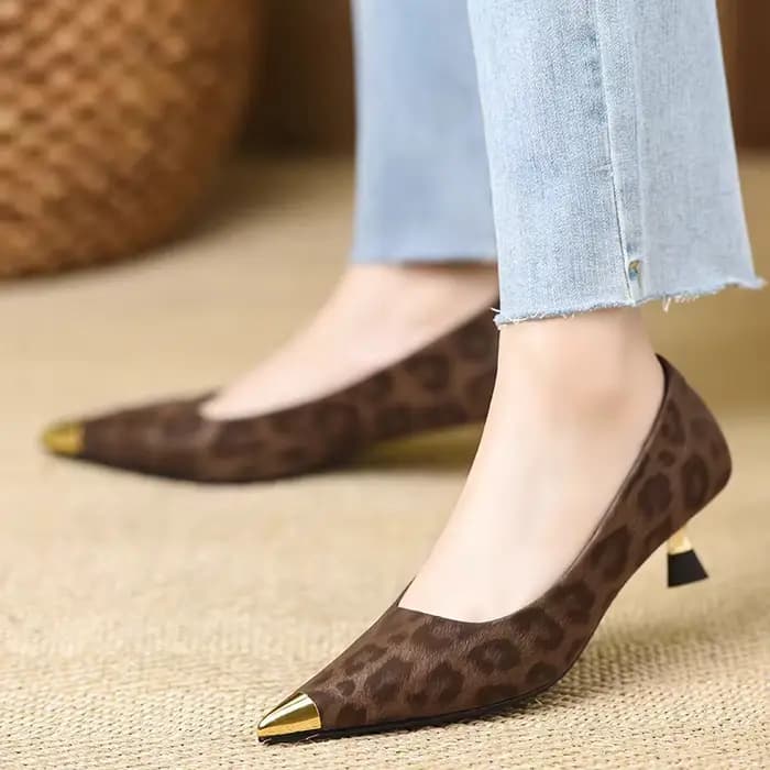 Chaussures simples à talons aiguilles, bout pointu en métal, bouche peu profonde, imprimé léopard, a
