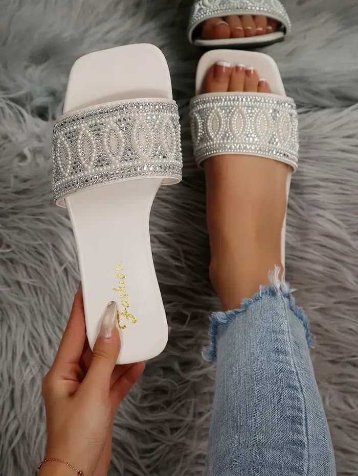 Nouvelles sandales d'été à la mode pour femmes, pantoufles à enfiler, cadeau d'anniversaire, chaussu
