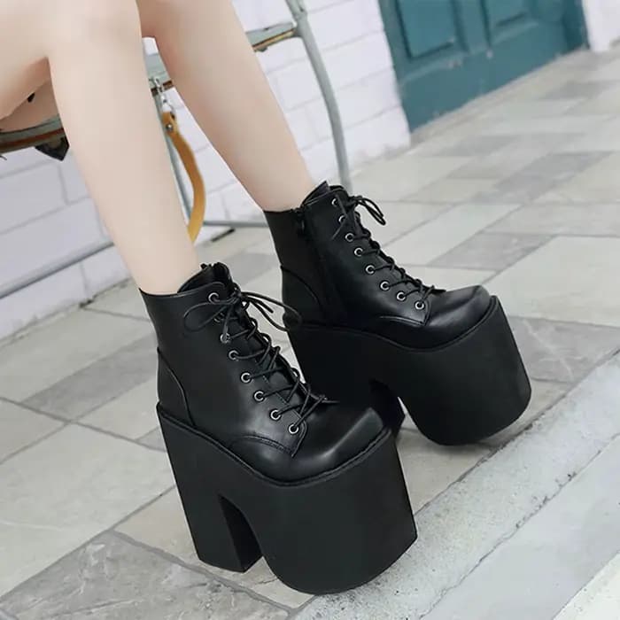 Gdgydh femmes Y2K Style bottes courtes bout fermé à lacets plate-forme bottes talons hauts épais mod