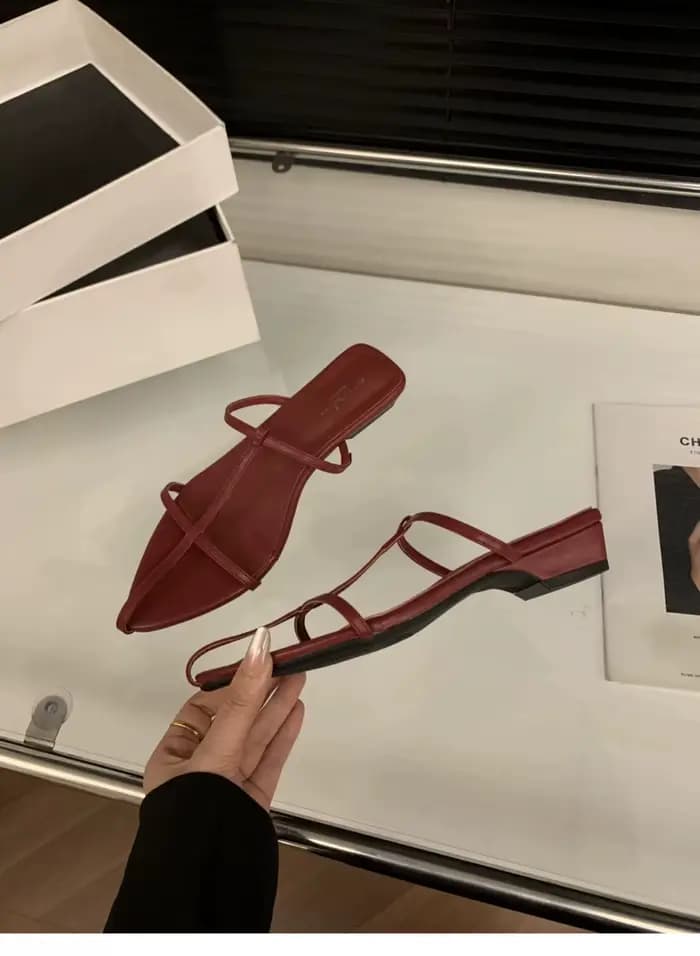 Sandales romaines argentées style français à bout pointu et talon épais, chaussures à enfiler pour l
