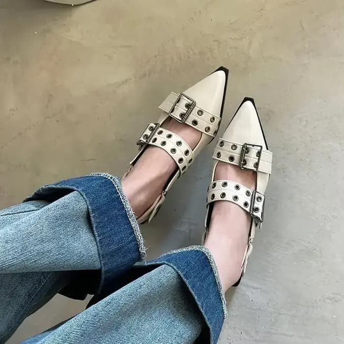 2023 femmes sandales été ballerines femmes pointu rivet unique chaussure plate-forme femmes sandales