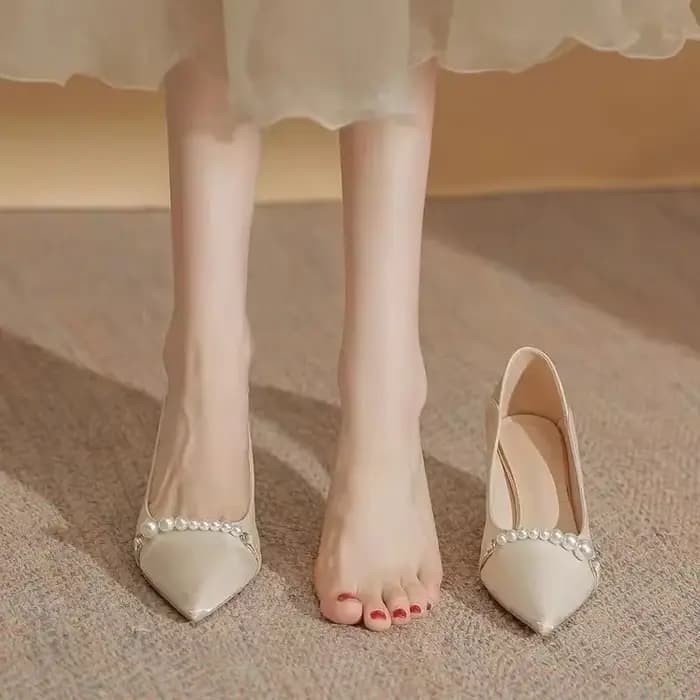 Chaussures pour femmes 2025 rouge talons hauts dames chaussures d'été escarpins Sexy mariée perle ch