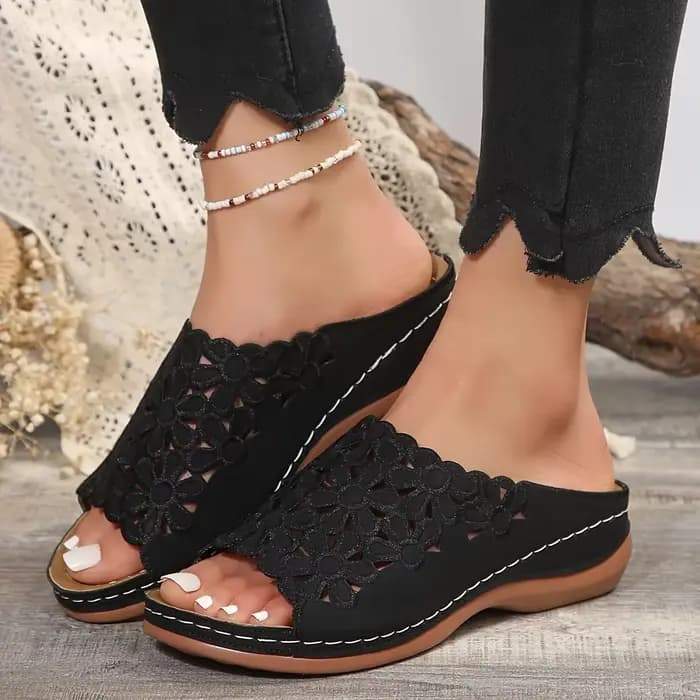 Sandales confortables à fleurs élégantes pour femmes – Design compensé élégant et coupe creuse, diap