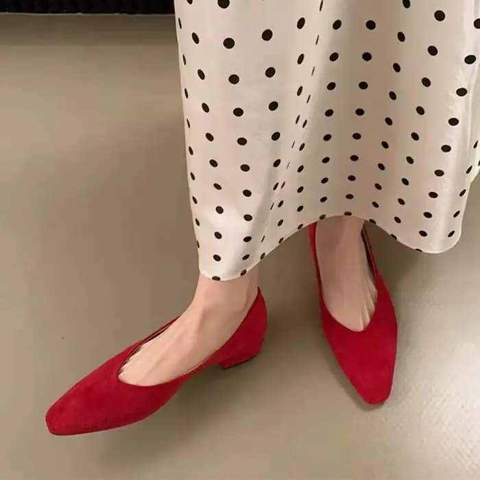 SUOJIALUN Nouvelle Collection Printemps 2026 Chaussures Plates pour Femme, Mode, à Bout Pointu, Styl