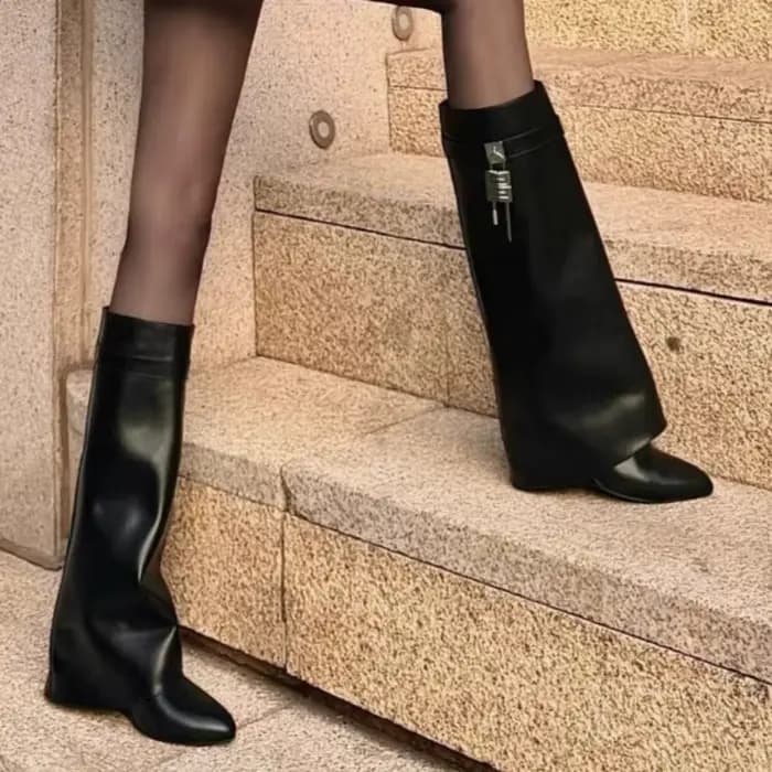 Bottes Chelsea de luxe en métal pour femme, bottes pointues à une pédale, à la mode, Cool, pour moto