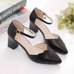 Sandales à talon bloc pour femmes printemps-été 2026 |   Pumps à bout fermé et à bride cheville tend