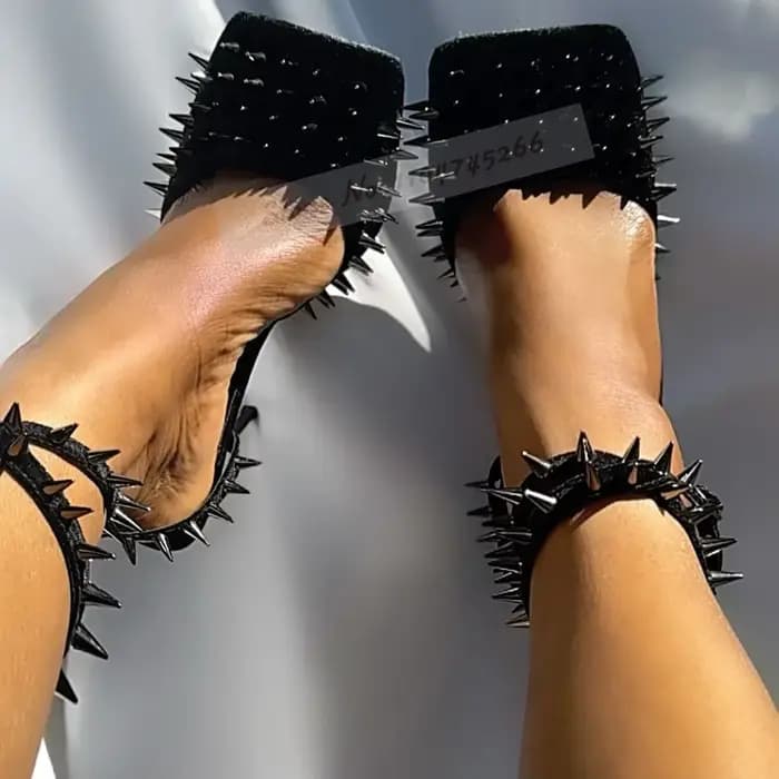 Femmes argent métal longs Rivets Squre orteil robe pompes talons aiguilles brides à la cheville chau