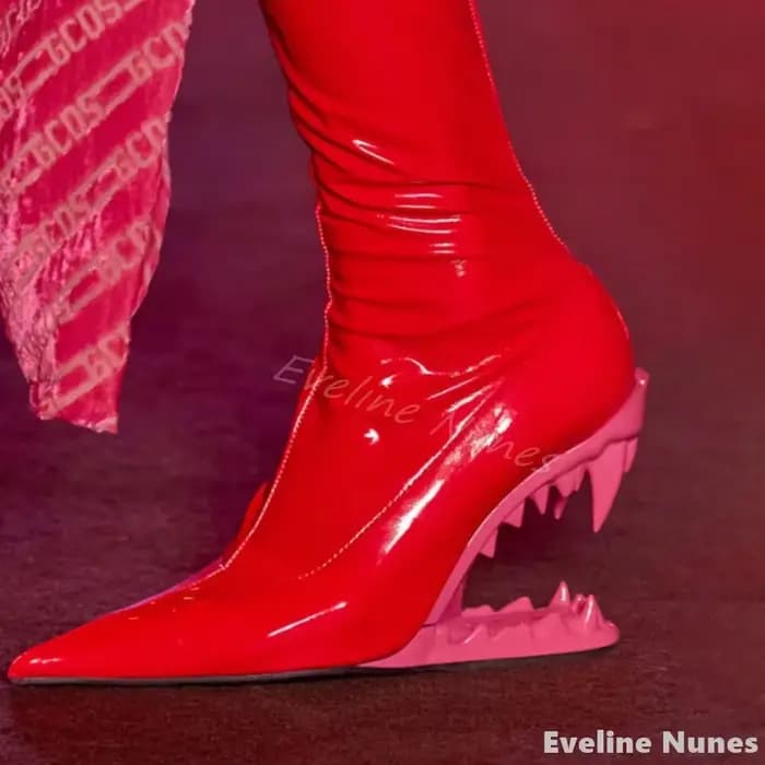 Bottes extensibles à talons en dents de tigre géantes en métal pour femmes, bout pointu, en cuir ver