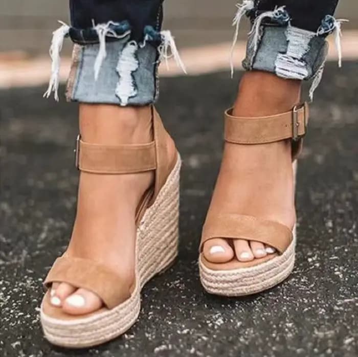 Nouvelles sandales compensées espadrilles pour femme 2026, à bout ouvert, avec bride à boucle, plate