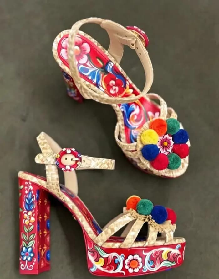 Nouvelles sandales d'été à plateforme à talon carré, motif floral peint, avec pompons colorés et bou