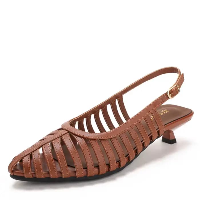 Sandales d'été pour femme marron doré, talon bas 4 cm, bout fermé, tissées ajourées, à bride à boucl