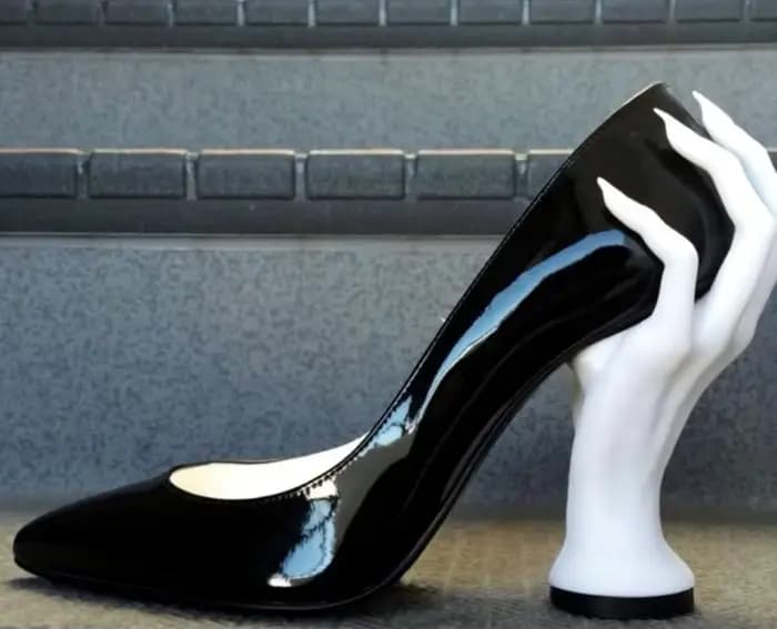 Escarpins minimalistes en cuir verni à bout pointu, avec talon unique, dessus brillant, pour un look