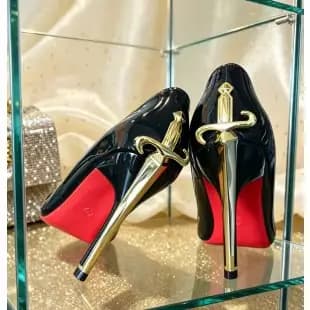 Nouvelles Chaussures à Talons Hauts Rouges 2026 pour Femmes, Talon Fin, Bout Pointu, Ornements Métal