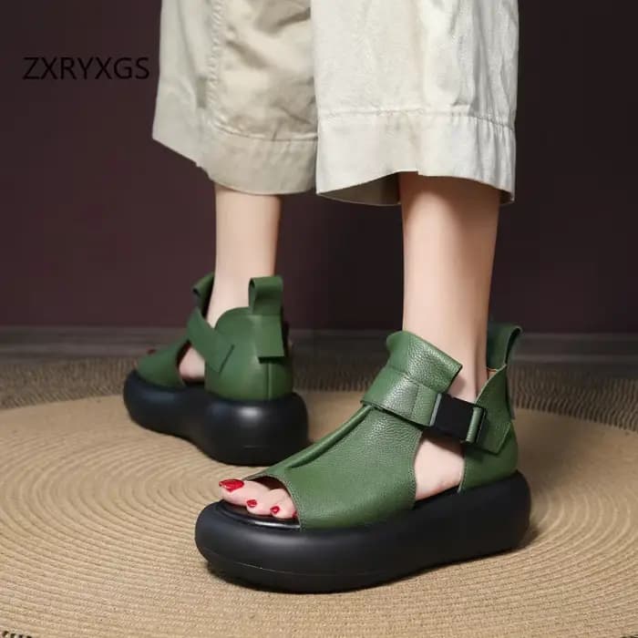 ZXRYXGS 2025 été nouveau couche supérieure en peau de vache rétro bouche de poisson sandales romaine