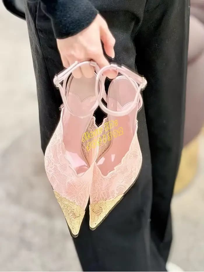Escarpins sexy à bout pointu en dentelle avec bride de cheville à boucle, talon aiguille, rose et no