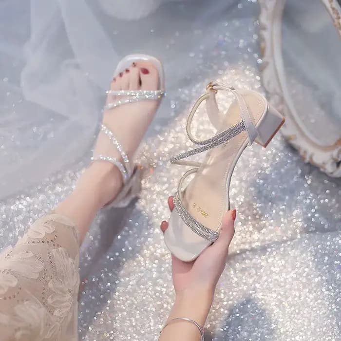 Été 2025 talons carrés dames chaussures strass chaussures sandales à bout ouvert pour les femmes dia