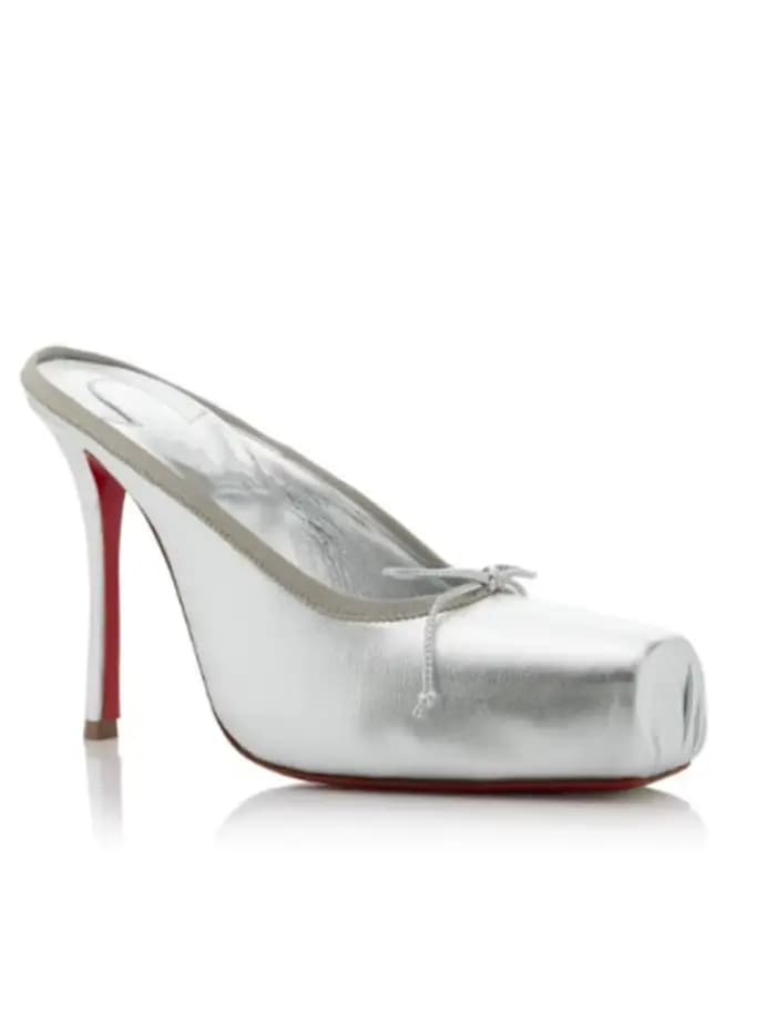 Nouvelles sandales d'été 2026 pour femmes européennes et américaines, à talons hauts, en satin, avec