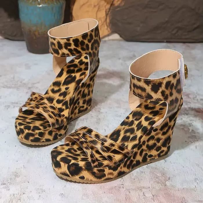 Sandales compensées en daim imprimé léopard pour femme – Confortables, polyvalentes et sexy – Chauss