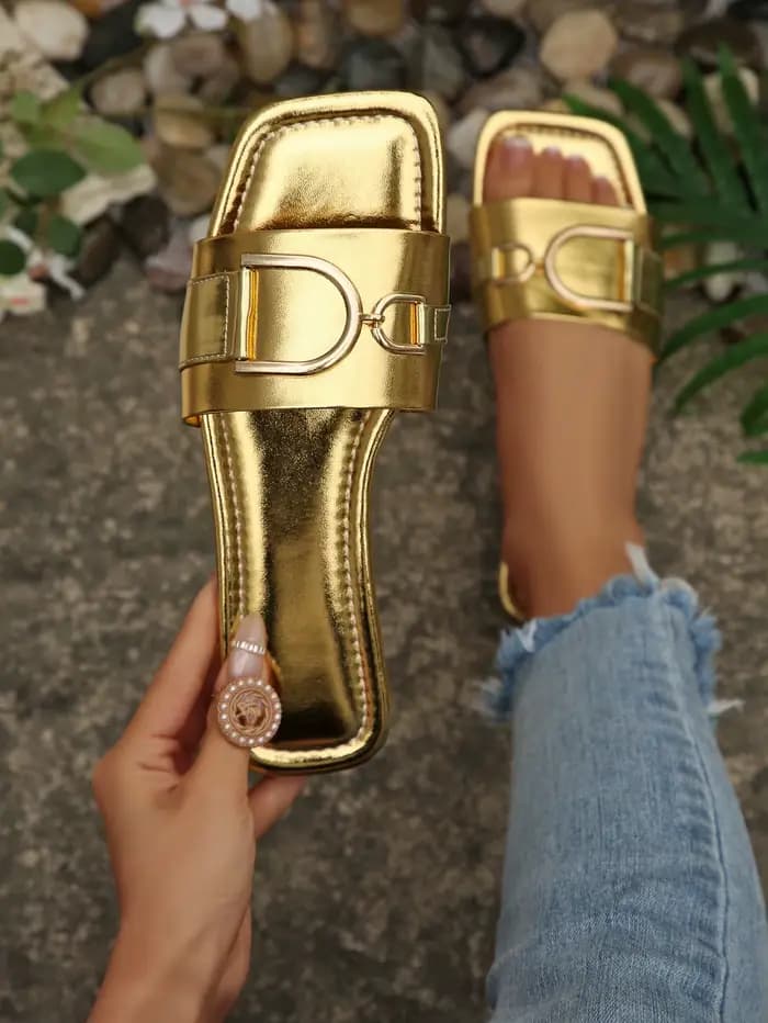 Nouvelles sandales d'été à la mode pour femmes, pantoufles à enfiler, cadeau d'anniversaire, chaussu
