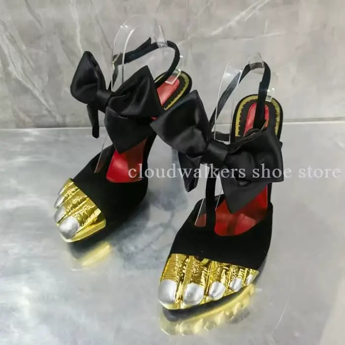 Sandales à talons aiguilles dorées à cinq orteils et bout fendu, sandales de gladiateur d'été à la m