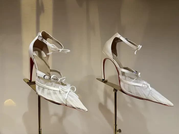 Sandales à talons aiguilles pointus en dentelle avec nœud pour femme