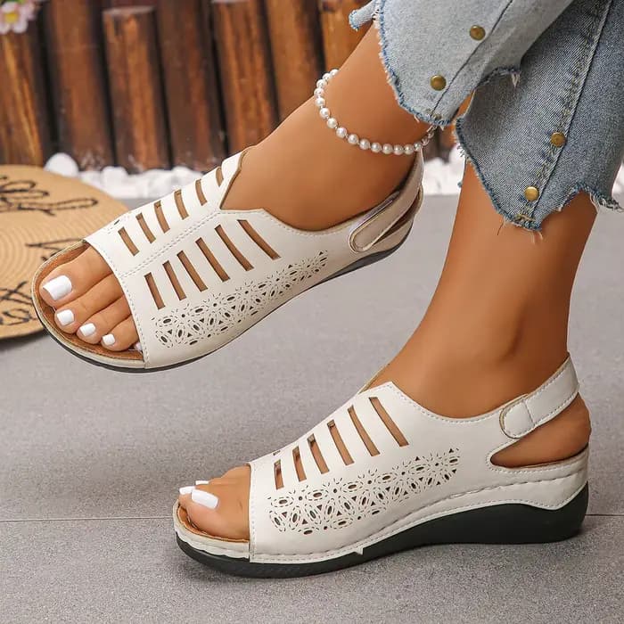 Nouvelles sandales compensées rétro confortables en cuir pour femme