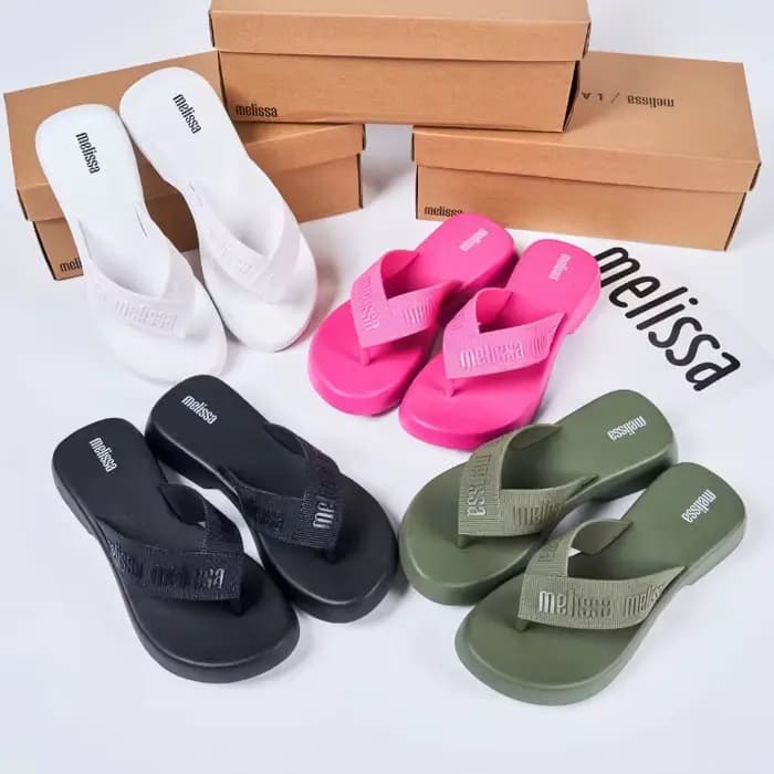 Melis*a 2026 Nouvelles sandales en gelée à talon épais, tongs de plage pour femmes, pantoufles d'été parfumées à bout rond, style décontracté, en EVA
