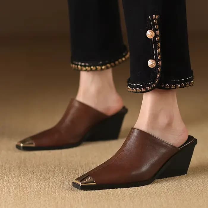 2025 nouvelles dames en cuir véritable tête en métal Mules mode Med talons épais été babouches femmes chaussures de bureau décontractées femme