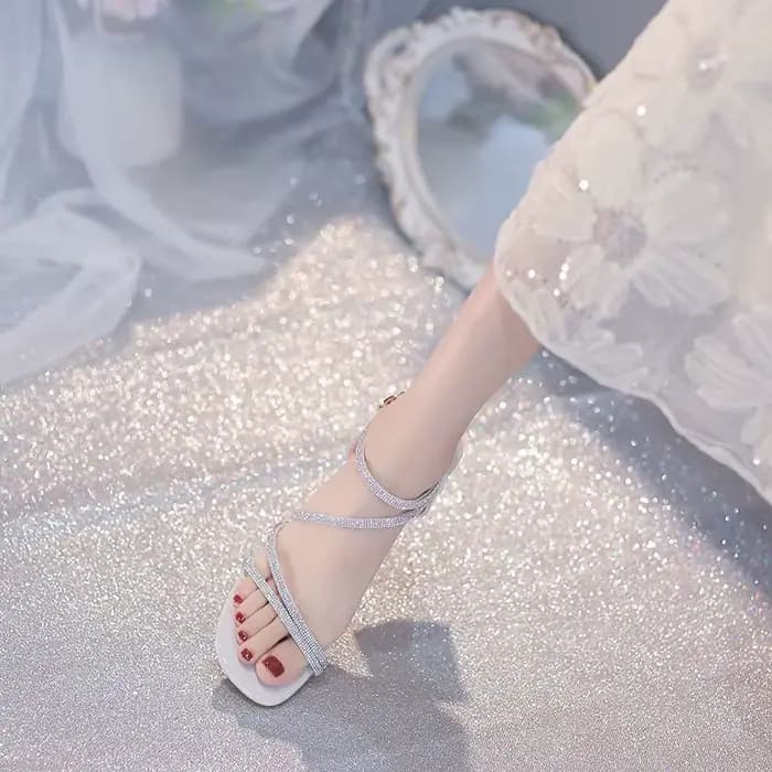 Été 2025 talons carrés dames chaussures strass chaussures sandales à bout ouvert pour les femmes diamant fête mariages tendance corée chaussure H