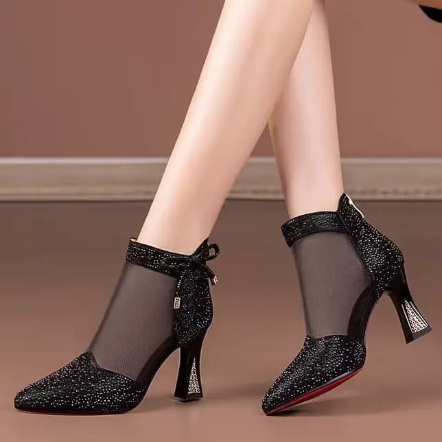 Sandales dorées à talons hauts pour femme