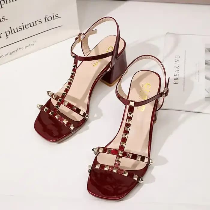 Femme chaussures bout ouvert corée nouvelles sandales de mode respirantes pour les femmes de haute qualité en gros en vrac et prix bas été 2025 offres