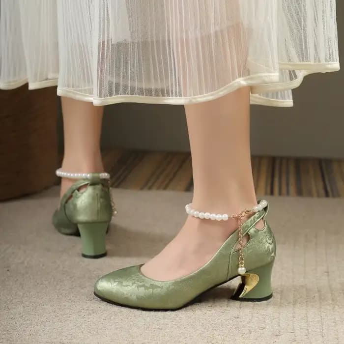 Chaussures de mariage rétro à bout carré et talons hauts pour femmes