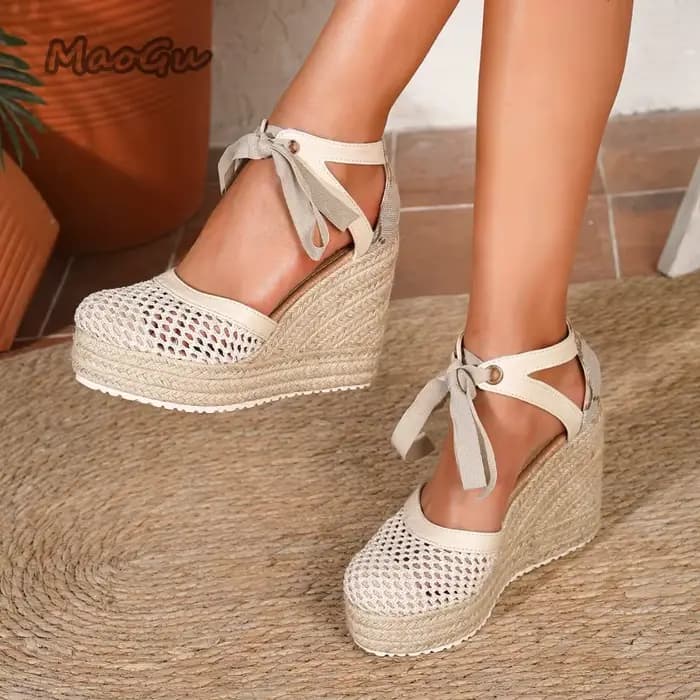 Sandales compensées en maille pour femme