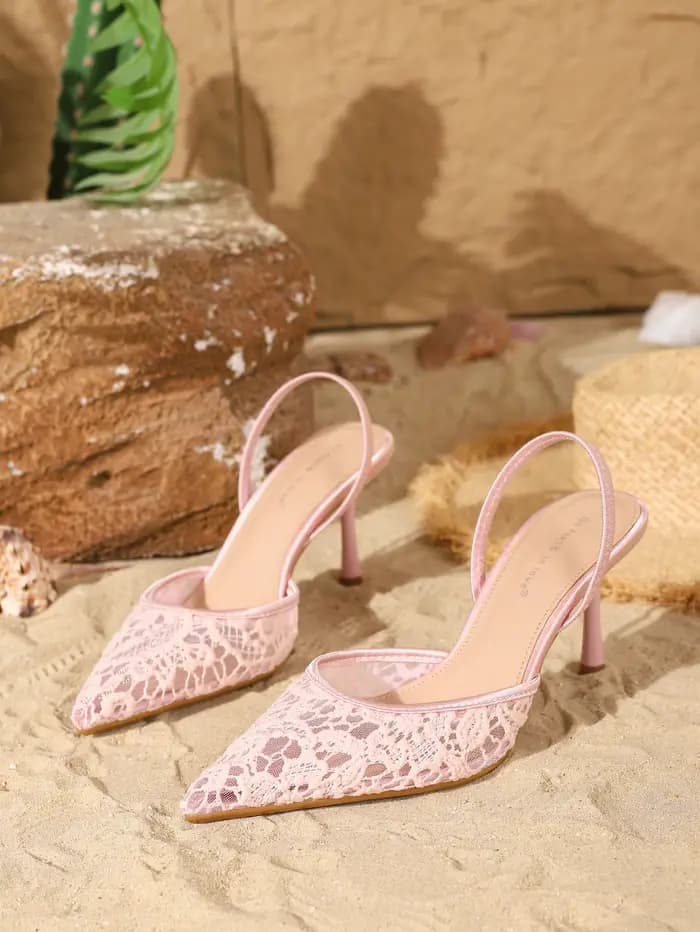 Escarpins élégants en dentelle noire - Chaussures à talons aiguilles sophistiquées avec bride à la cheville