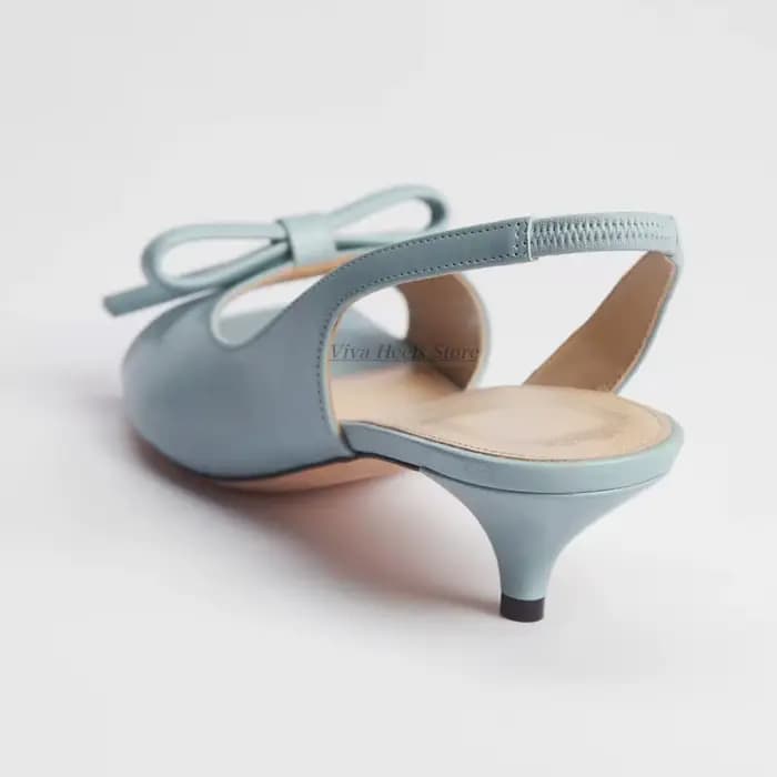 Sandales élégantes à talons bas en satin avec nœud pour femme
