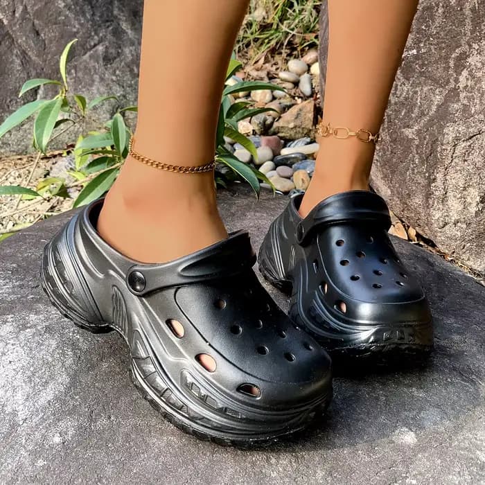 Sandales Sabots à Plateforme Épaisse pour Femme 2026 – Chaussures de Plage et de Jardin à Semelle Souple