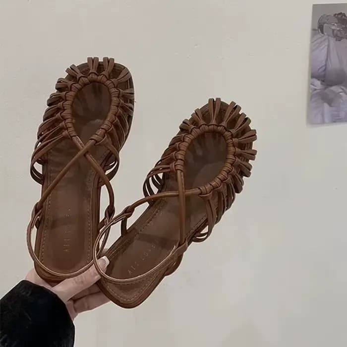 Sandales marron ajourées à bout fermé pour femme, nouvelles chaussures de plage bohèmes à semelle souple pour l'été, sandales romaines tendance