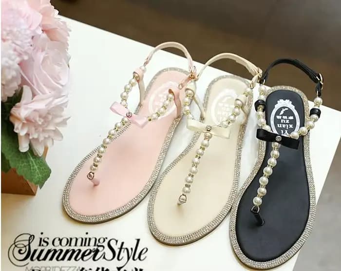 Femmes sandales 2025 nouvelles chaussures d'été