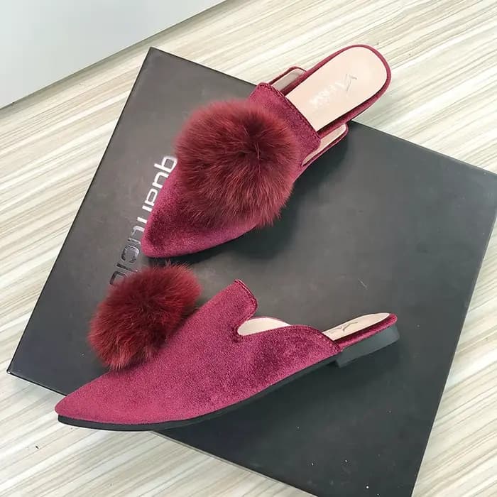 Femmes Mules bout pointu troupeau cuir grande boule de fourrure 2025 printemps été pantoufles élégantes