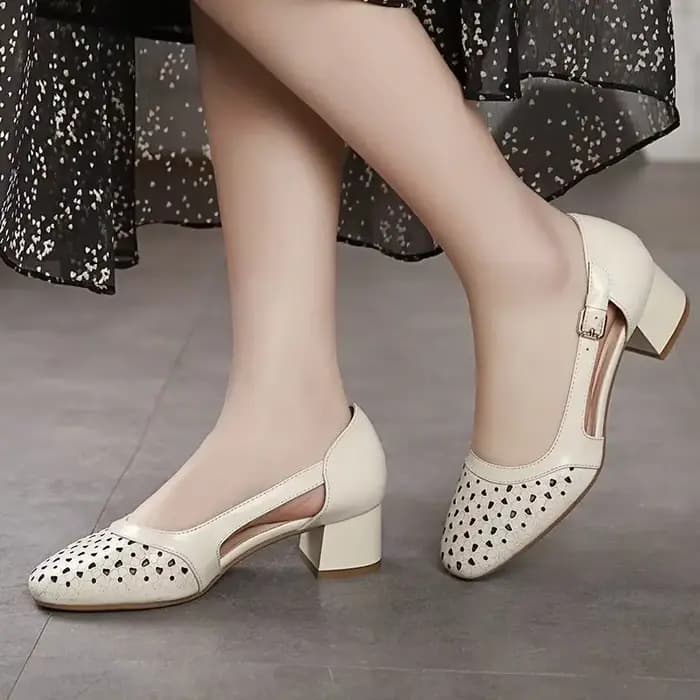 Chaussures pour femmes à talons moyens été 2025 sandales fermées pour femme chaussures en cuir travail de bureau carré Beige confort quotidien F H