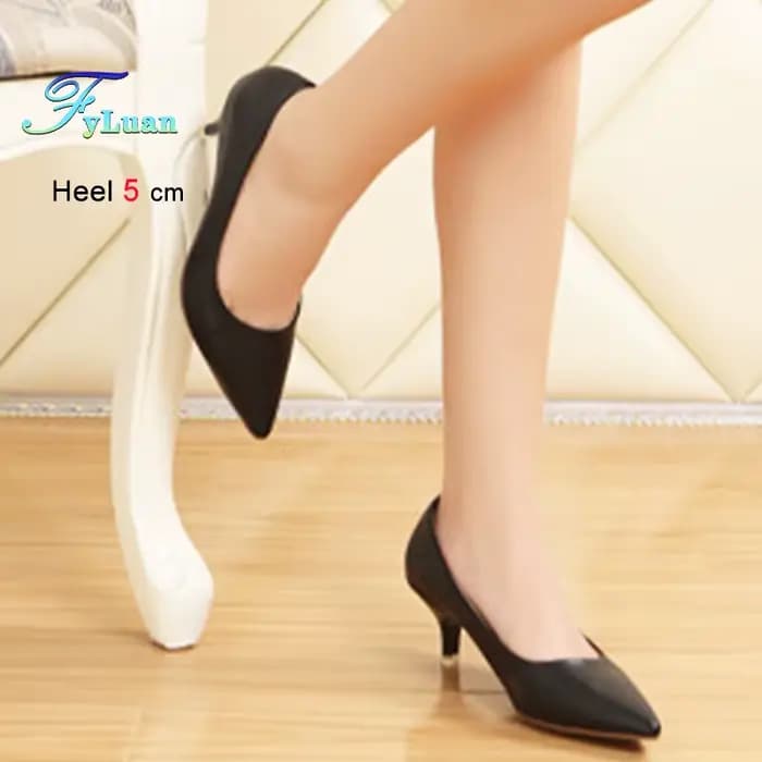 Chaussures à talons moyens noirs de 5cm pour femmes