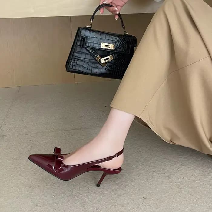 Chaussures à talons bas rouges pour femmes
